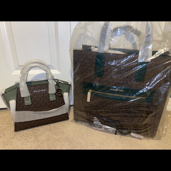Michael Kors Bundle - Picture 6 of 9